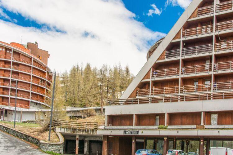 Appartamento Moderno Sulle Piste Бройл-Червиня Екстериор снимка